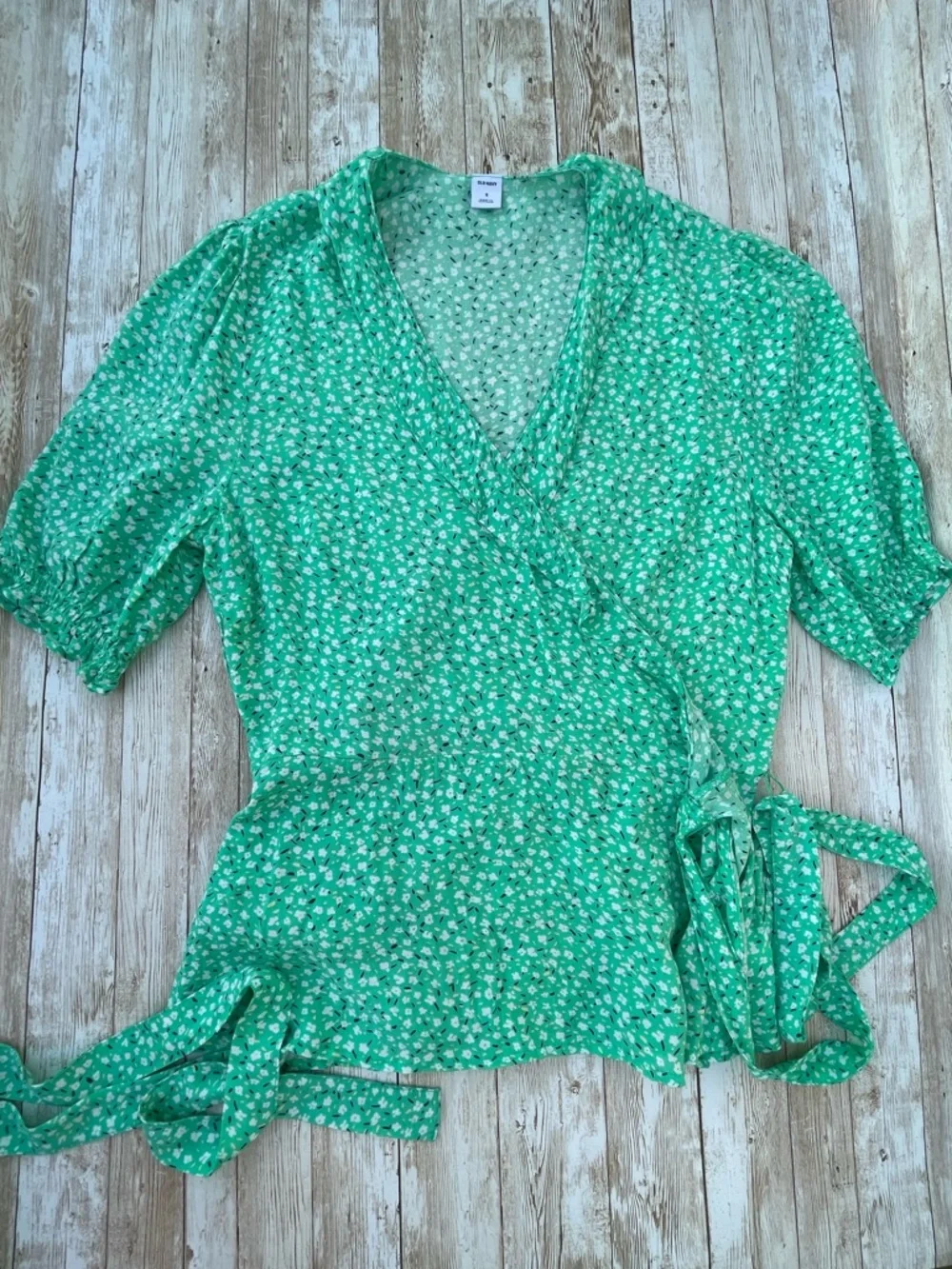 Green Floral Wrap Top Cottagecore Prairie Trad Wife Blouse Ruffle Trim Small GUC